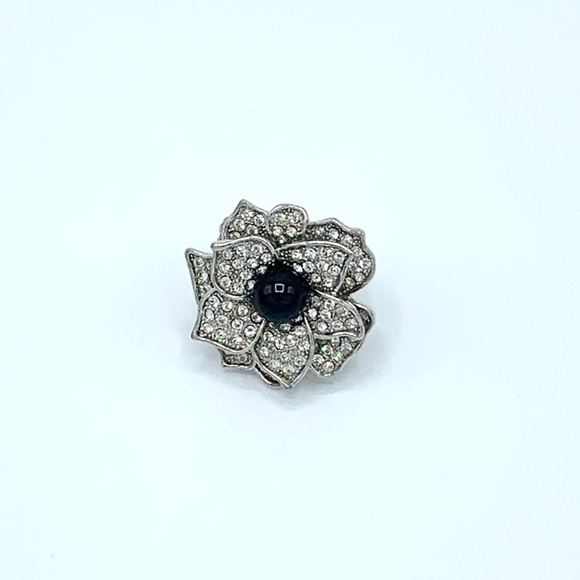 Flower Rhinestone Ring - Picture 4 of 4